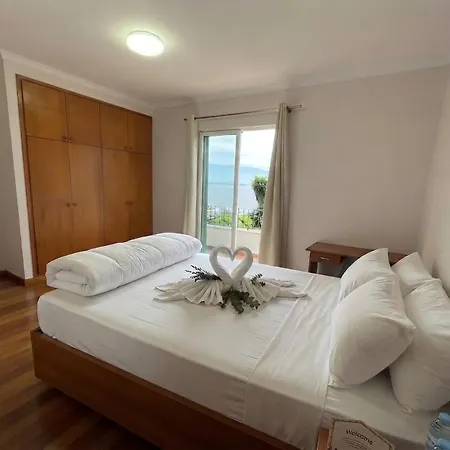Ocean Views - Scenic Garden Getaway Dom wakacyjny *