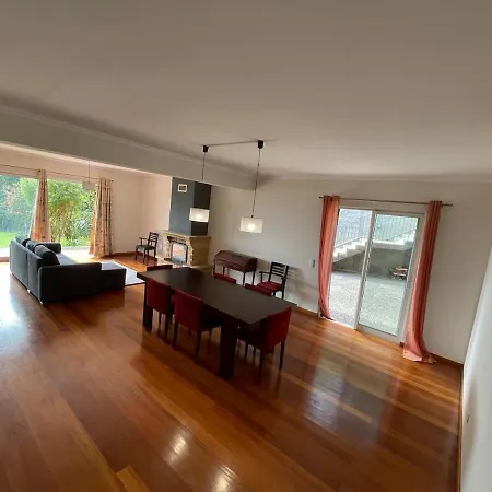 Ocean Views - Scenic Garden Getaway