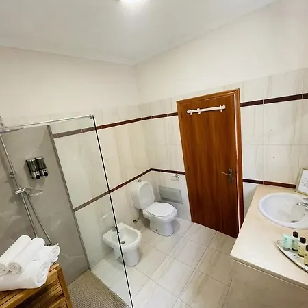 Ocean Views - Scenic Garden Getaway Funchal (Madeira)